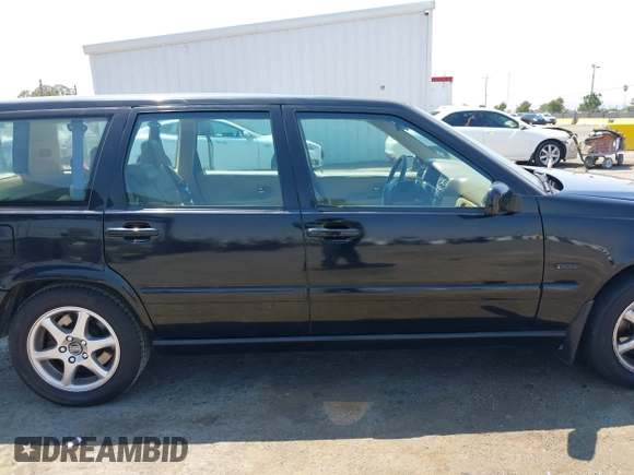 1998 Volvo V70 GLT with VIN YV1LW5676W2400102, listed as a IAAI auction lot 42654549 with 121,159 mi miles and . Bid and sale history available at DreamBid. Image 13.