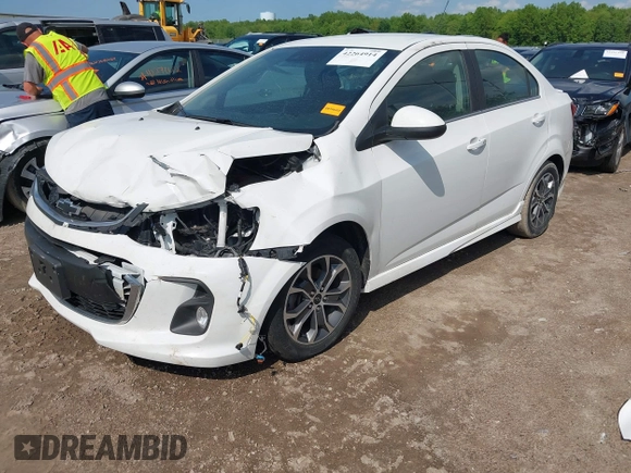 2019 Chevrolet Sonic LT z VIN 1G1JD5SB1K4148053, wystawiony jako IAAI lot #42264914 z przebiegiem 31 333 mil mil oraz . Historia ofert i sprzedaży dostępna na DreamBid. Obrazek 17.