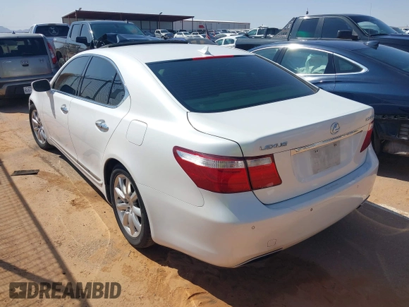2007 Lexus LS 460 with VIN JTHBL46F275017817, listed as a IAAI auction lot 41958897 with 100,301 mi miles and . Bid and sale history available at DreamBid. Image 3.