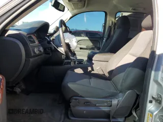 2013 Chevrolet Tahoe LS z VIN 1GNSKAE04DR332680, wystawiony jako Copart lot #81899914 z przebiegiem 216 063 mil mil oraz Szkoda całkowita • Salvage title. Historia ofert i sprzedaży dostępna na DreamBid. Obrazek 7.