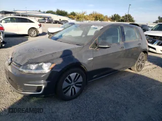 2017 Volkswagen Golf SE с VIN WVWKR7AU6HW953975, выставлен на аукционе Copart как лот 77372634 с пробегом 116 785 миль миль и Чистый • Clean title. История ставок и продаж доступна на DreamBid. Изображение 1.