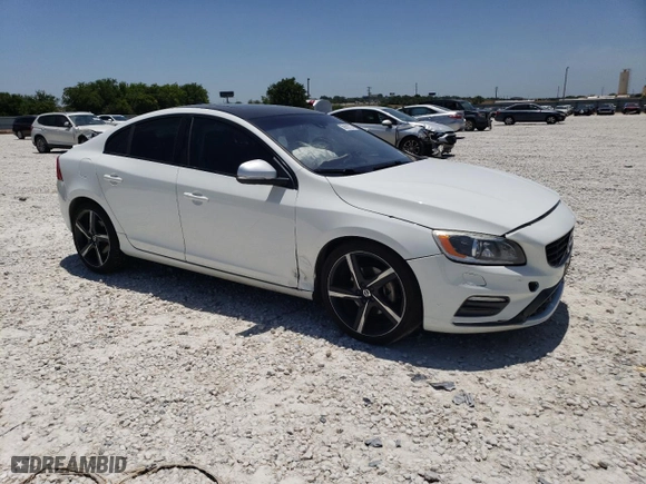 2016 Volvo S60 T5 Drive-E R-Design Special Edition with VIN YV126MFP6G2394504, listed as a Copart auction lot 59808723 with 113,890 mi miles. Bid and sale history available at carsss.com. Image 4.