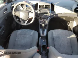 2012 Chevrolet Sonic LS z VIN 1G1JA6SH3C4128973, wystawiony jako Copart lot #87795975 z przebiegiem 100 178 mil mil oraz Czysty tytuł • Clean title. Historia ofert i sprzedaży dostępna na DreamBid. Obrazek 8.