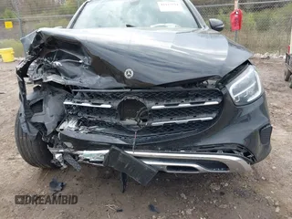 2020 Mercedes-Benz GLC 300 z VIN W1N0G8EBXLF853441, wystawiony jako IAAI lot #42117731 z przebiegiem 75 182 mil mil oraz . Historia ofert i sprzedaży dostępna na DreamBid. Obrazek 6.
