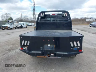 2018 Ford F-250 XL z VIN 1FT7W2BT2JEB68100, wystawiony jako IAAI lot #41974819 z przebiegiem 172 561 mil mil oraz . Historia ofert i sprzedaży dostępna na DreamBid. Obrazek 16.