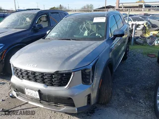 2025 Kia Sorento Hybrid SX Prestige with VIN KNDRKDJG5S5323454, listed as a IAAI auction lot 41273656 with 101 mi miles. Bid and sale history available at carsss.com. Image 18.