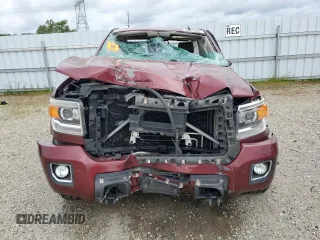 2015 GMC Sierra 2500HD Denali z VIN 1GT120E81FF157605, wystawiony jako Copart lot #48822405 z przebiegiem 135 338 mil mil oraz Szkoda całkowita • Salvage title. Historia ofert i sprzedaży dostępna na DreamBid. Obrazek 5.