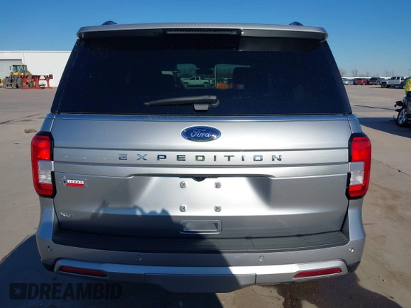 2024 Ford Expedition XLT with VIN 1FMJU1H81REA58591, listed as a IAAI auction lot 41387275 with 3,173 mi miles. Bid and sale history available at carsss.com. Image 16.