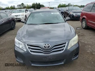 2010 Toyota Camry z VIN 4T1BF3EKXAU046704, wystawiony jako Copart lot #56653825 z przebiegiem 192 691 mil mil oraz Szkoda całkowita • Salvage title. Historia ofert i sprzedaży dostępna na DreamBid. Obrazek 5.