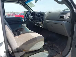2005 Ford F-250 XL z VIN 1FTSW21P85ED19266, wystawiony jako IAAI lot #41934770 z przebiegiem 338 778 mil mil oraz . Historia ofert i sprzedaży dostępna na DreamBid. Obrazek 5.