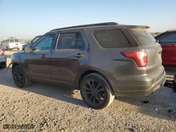 2018 Ford Explorer XLT with VIN 1FM5K8D88JGB64003, listed as a Copart auction lot 49079515 with 70,295 mi miles and Salvage Title. Bid and sale history available at carsss.com. Image 2.