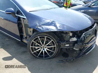2023 Mercedes-Benz EQS 580 z VIN W1KCG4EB7PA035493, wystawiony jako IAAI lot #42100494 z przebiegiem 30 697 mil mil oraz . Historia ofert i sprzedaży dostępna na DreamBid. Obrazek 6.