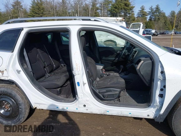 2017 Jeep Cherokee Latitude z VIN 1C4PJMCBXHW668767, wystawiony jako IAAI lot #41795738 z przebiegiem 95 206 mil mil oraz . Historia ofert i sprzedaży dostępna na DreamBid. Obrazek 6.