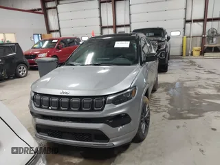 2022 Jeep Compass High Altitude with VIN 3C4NJDCB8NT109002, listed as a IAAI auction lot 41500984 with 70,119 mi miles and . Bid and sale history available at carsss.com. Image 12.