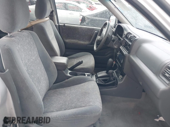 2001 Isuzu Rodeo S with VIN 4S2DM58WX14352481, listed as a IAAI auction lot 42152621 with 162,696 mi miles. Bid and sale history available at carsss.com. Image 5.
