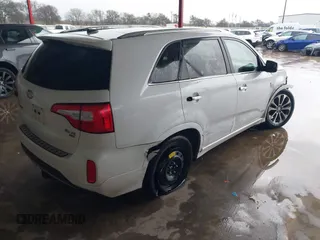 2014 Kia Sorento SX Limited with VIN 5XYKWDA70EG547281, listed as a IAAI auction lot 41555075 with 156,296 mi miles. Bid and sale history available at carsss.com. Image 4.