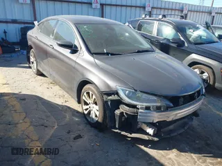 2015 Chrysler 200 Limited with VIN 1C3CCCAB8FN694426, listed as a IAAI auction lot 41662057 with 200,000 mi miles. Bid and sale history available at carsss.com. Image 1.