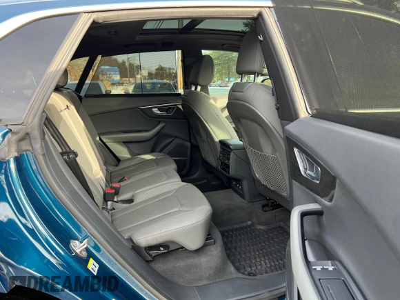2019 Audi Q8 Prestige with VIN WA1CVAF13KD015103, listed as a Copart auction lot 44077095 with 151,460 mi miles and Clean title. Bid and sale history available at DreamBid. Image 6.