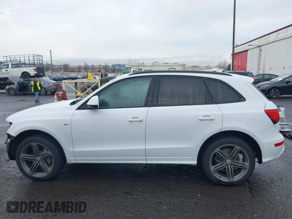 2014 Audi Q5 Premium Plus with VIN WA1DMAFP2EA031634, listed as a IAAI auction lot 41499664 with 137,842 mi miles and . Bid and sale history available at DreamBid. Image 15.