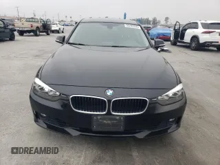 2013 BMW 3 Series 328i z VIN WBA3C1C55DF438319, wystawiony jako Copart lot #55293335 z przebiegiem 88 100 mil mil oraz Szkoda całkowita • Salvage title. Historia ofert i sprzedaży dostępna na DreamBid. Obrazek 5.