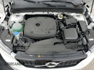 2022 Volvo XC40 R-Design z VIN YV4AC2HM9N2657130, wystawiony jako Copart lot #47513503 z przebiegiem 11 558 mil mil oraz . Historia ofert i sprzedaży dostępna na DreamBid. Obrazek 12.