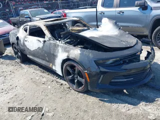 2016 Chevrolet Camaro 2LT z VIN 1G1FC1RS1G0116984, wystawiony jako IAAI lot #41669108 z przebiegiem Nie podano mil oraz . Historia ofert i sprzedaży dostępna na DreamBid. Obrazek 1.
