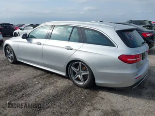 2019 Mercedes-Benz E-Class E 450 with VIN WDDZH6JB7KA520993, listed as a IAAI auction lot 40525935 with 1 mi miles. Bid and sale history available at carsss.com. Image 3.
