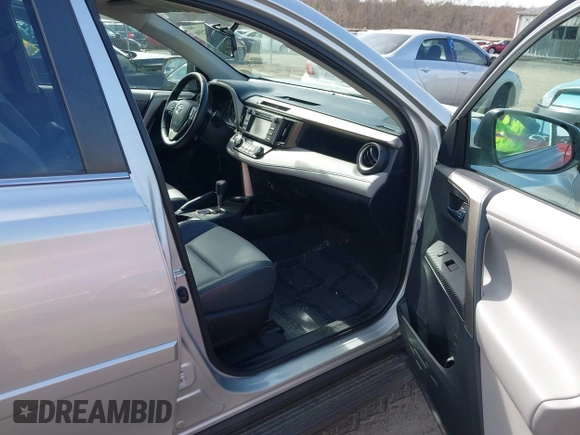 2013 Toyota RAV4 Limited with VIN 2T3DFREV1DW041490, listed as a IAAI auction lot 41757596 with 184,443 mi miles. Bid and sale history available at carsss.com. Image 5.