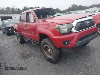 2015 Toyota Tacoma with VIN 3TMLU4EN1FM164912, listed as a IAAI auction lot 41564913 with 126,832 mi miles. Bid and sale history available at carsss.com. Image 1.
