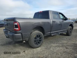 2021 Ram 2500 Big Horn z VIN 3C6UR5DL7MG561281, wystawiony jako Copart lot #49152245 z przebiegiem 77 429 mil mil oraz Szkoda całkowita • Salvage title. Historia ofert i sprzedaży dostępna na DreamBid. Obrazek 3.