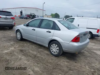 2005 Ford Focus S with VIN 1FAFP34N35W271612, listed as a IAAI auction lot 42203936 with 207,837 mi miles and . Bid and sale history available at carsss.com. Image 3.