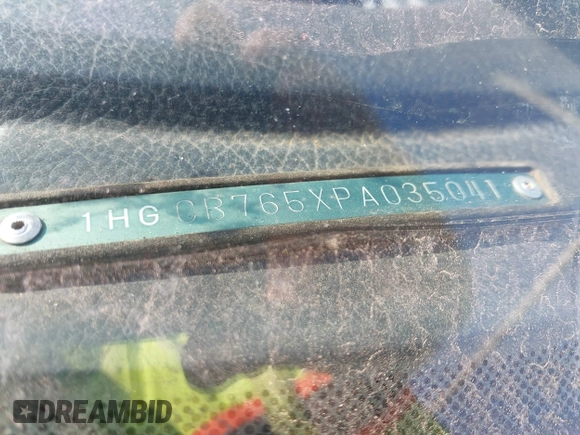 1993 Honda Accord z VIN 1HGCB765XPA035041, wystawiony jako IAAI lot #42220779 z przebiegiem 322 426 mil mil oraz . Historia ofert i sprzedaży dostępna na DreamBid. Obrazek 9.