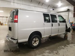 2015 Chevrolet Express Cargo with VIN 1GCWGFCF9F1116132, listed as a Copart auction lot 50924125 with 147,150 mi miles and Salvage title. Bid and sale history available at DreamBid. Image 3.