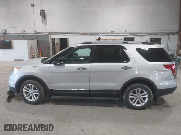 2015 Ford Explorer XLT z VIN 1FM5K8D81FGA50433, wystawiony jako IAAI lot #41846084 z przebiegiem 149 156 mil mil oraz . Historia ofert i sprzedaży dostępna na DreamBid. Obrazek 14.