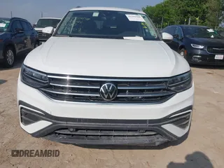 2024 Volkswagen Tiguan SE with VIN 3VV3B7AX9RM098307, listed as a IAAI auction lot 41941586 with 16,945 mi miles and . Bid and sale history available at DreamBid. Image 6.