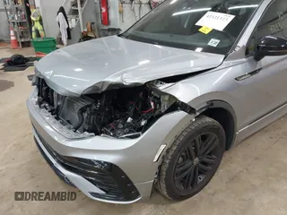 2022 Volkswagen Tiguan SE R-Line Black с VIN 3VV8B7AX8NM044884, выставлен на аукционе IAAI как лот 42331323 с пробегом 45 945 миль миль и . История ставок и продаж доступна на DreamBid. Изображение 6.