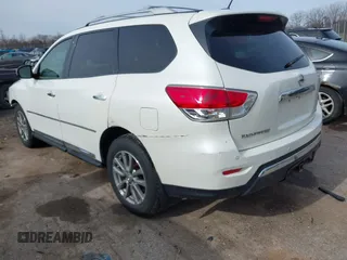2015 Nissan Pathfinder Platinum with VIN 5N1AR2MN0FC648839, listed as a IAAI auction lot 41954795 with 123,730 mi miles. Bid and sale history available at carsss.com. Image 3.