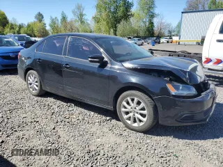 2011 Volkswagen Jetta Sedan SE w/Convenience & Sunroof PZEV with VIN 3VWDZ7AJ4BM390444, listed as a Copart auction lot 53896285 with 69,155 mi miles and Clean Title. Bid and sale history available at carsss.com. Image 4.