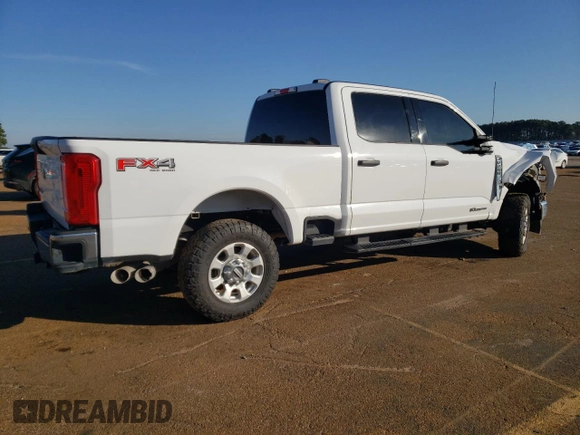 2023 Ford F-250 XL with VIN 1FT7W2BT3PEC29303, listed as a Copart auction lot 87230554 with 68,303 mi miles and Salvage Title. Bid and sale history available at DreamBid. Image 3.