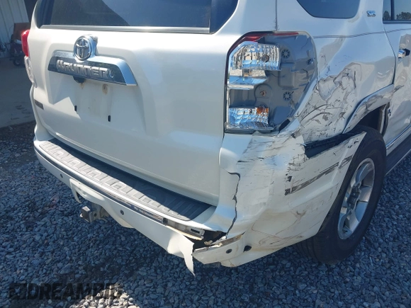 2012 Toyota 4Runner SR5 z VIN JTEZU5JR8C5041520, wystawiony jako IAAI lot #41974132 z przebiegiem 202 050 mil mil oraz . Historia ofert i sprzedaży dostępna na DreamBid. Obrazek 17.