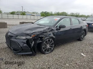 2019 Toyota Avalon XLE z VIN 4T1BZ1FB9KU014080, wystawiony jako Copart lot #54573115 z przebiegiem 33 024 mil mil oraz Szkody całkowita. Historia ofert i sprzedaży dostępna na DreamBid. Obrazek 1.