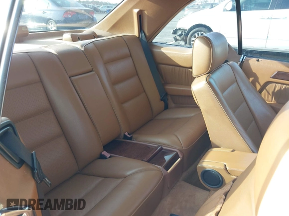 1994 Mercedes-Benz E z VIN WDBEA52E0RC079107, wystawiony jako IAAI lot #41932270 z przebiegiem 187 928 mil mil oraz . Historia ofert i sprzedaży dostępna na DreamBid. Obrazek 8.