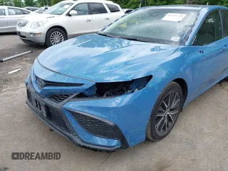 2023 Toyota Camry SE z VIN 4T1T11AK0PU115695, wystawiony jako IAAI lot #42221720 z przebiegiem 67 575 mil mil oraz . Historia ofert i sprzedaży dostępna na DreamBid. Obrazek 6.