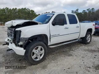 2011 GMC Sierra 2500HD Denali z VIN 1GT125C85BF177947, wystawiony jako Copart lot #43685145 z przebiegiem 213 172 mil mil oraz Szkoda całkowita • Salvage title. Historia ofert i sprzedaży dostępna na DreamBid. Obrazek 1.