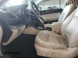 2015 Subaru Outback Limited z VIN 4S4BSENC1F3272143, wystawiony jako Copart lot #61612705 z przebiegiem 141 976 mil mil oraz Szkoda całkowita • Salvage title. Historia ofert i sprzedaży dostępna na DreamBid. Obrazek 7.