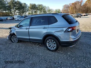 2020 Volkswagen Tiguan S z VIN 3VV0B7AXXLM102942, wystawiony jako Copart lot #79536254 z przebiegiem 53 069 mil mil oraz Szkoda całkowita • Salvage title. Historia ofert i sprzedaży dostępna na DreamBid. Obrazek 2.