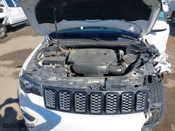 2018 Jeep Grand Cherokee Laredo E with VIN 1C4RJFAGXJC435658, listed as a IAAI auction lot 40659459 with 97,827 mi miles. Bid and sale history available at carsss.com. Image 10.