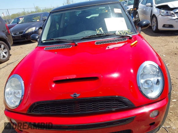 2003 MINI Hardtop S z VIN WMWRE33443TD60271, wystawiony jako IAAI lot #42129529 z przebiegiem 94 082 mil mil oraz . Historia ofert i sprzedaży dostępna na DreamBid. Obrazek 12.