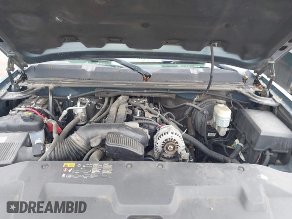 2011 Chevrolet Silverado 1500 LT with VIN 3GCPKSE33BG308883, listed as a IAAI auction lot 42130470 with 232,462 mi miles. Bid and sale history available at carsss.com. Image 10.
