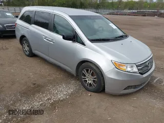 2011 Honda Odyssey EX with VIN 5FNRL5H47BB010693, listed as a IAAI auction lot 42045175 with 200,537 mi miles. Bid and sale history available at carsss.com. Image 1.
